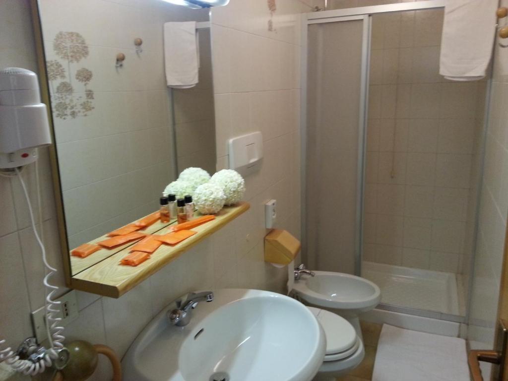 Hotel Aurora Vallarsa Habitación foto
